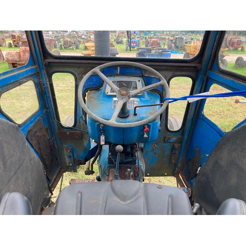 1221 - Ford 4000 tractor. 1970. Runs, hydraulics work. No V5.