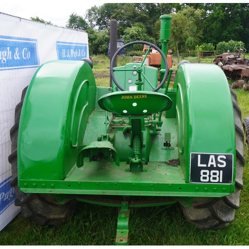 113 - John Deere model D tractor. Runs & drives well. SN.184887. Reg. LAS 881. V5