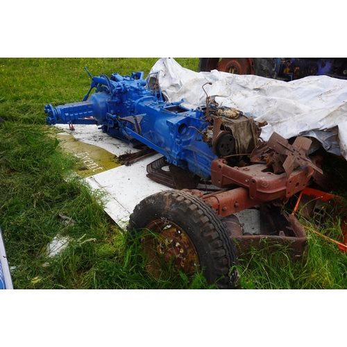 121 - Fordson Major tractor partly rebuilt, possibly 4000 Preforce