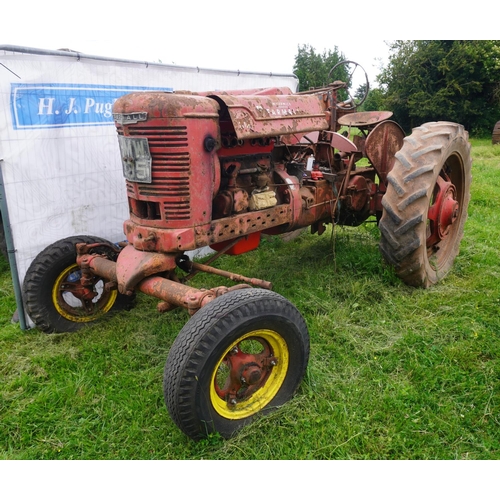 130 - Farmall BM tractor, part dismantled SN. D1327. Reg. HMW 335