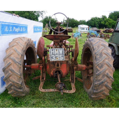 130 - Farmall BM tractor, part dismantled SN. D1327. Reg. HMW 335