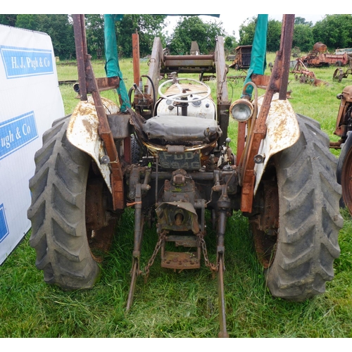 136 - David Brown 990 Selectomatic tractor with loader Reg. PDD 894G