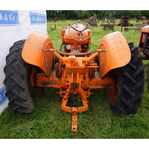 138 - Nuffield M4 tractor. Runs & drives. Reg. OFU 307