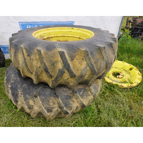 196 - Firestone 20-8-38 tyres and rims