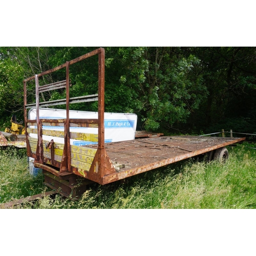 21 - Twin wheeled bale trailer 25ft