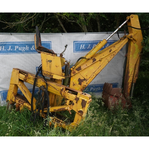 24 - Back actor to fit Massey Ferguson