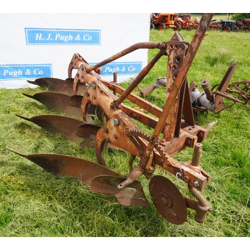 86 - Bamford Kverneland 4 furrow plough