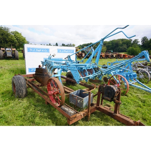 91 - Ransome Hexatrac 5 furrow plough on transport trailer