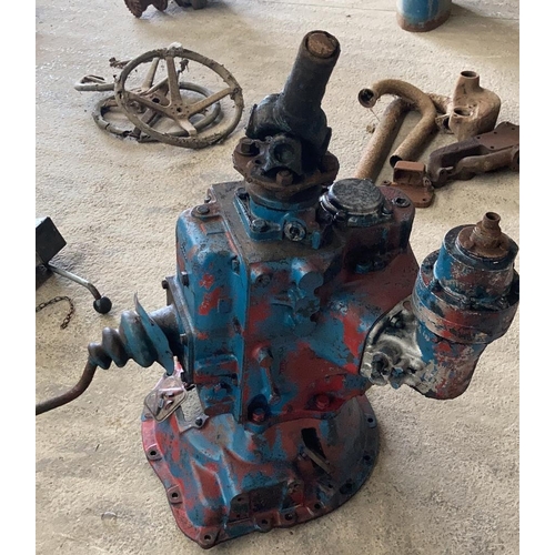 97 - Ford lorry gearbox c/w hydraulic pump