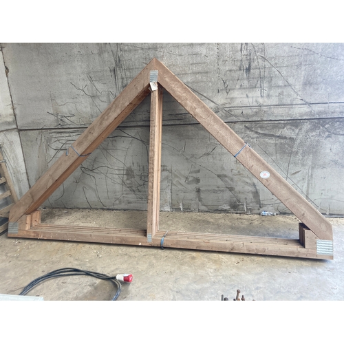 71 - Roof trusses 4m x 2.4m unused  6