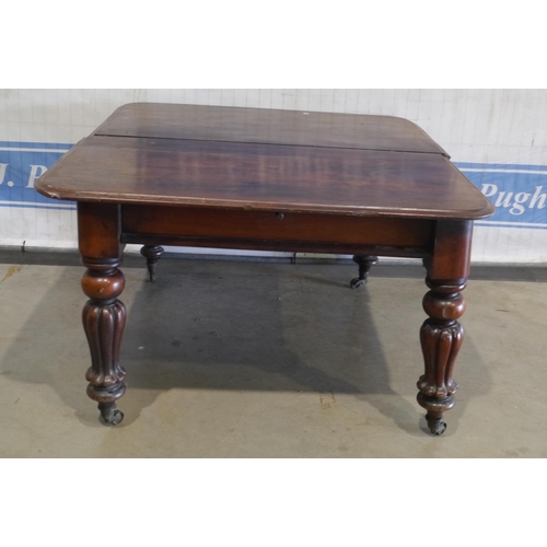 186 - Mahogany dining table 49x45