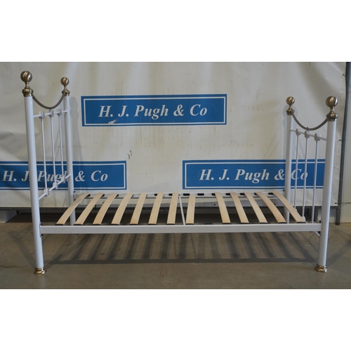 219 - Single metal bed