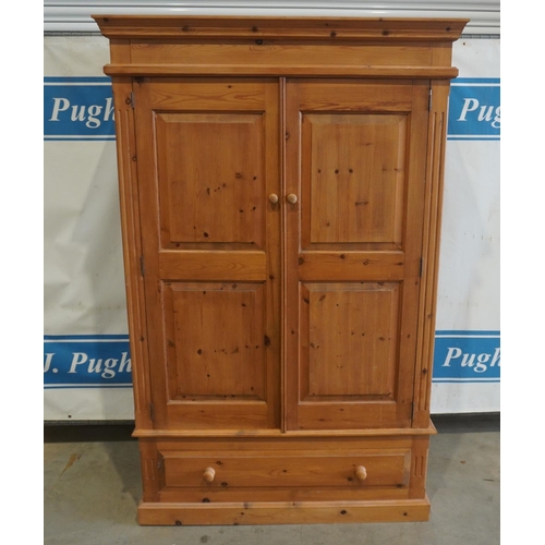 226 - Pine double wardrobe 76x48