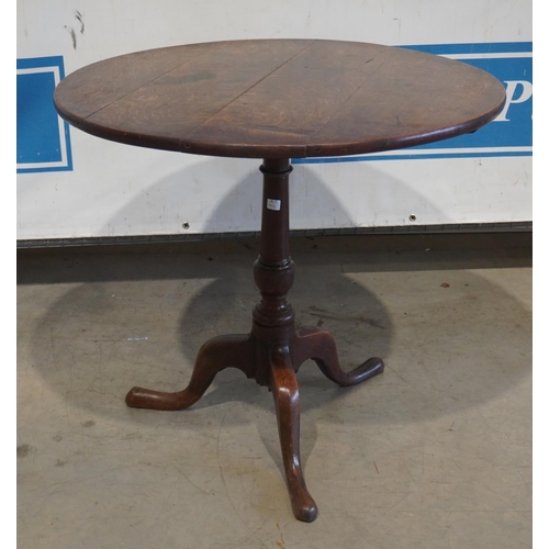 54 - Oak tilt top table 30