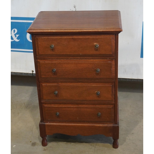 6 - Mahogany chest of 4 drawers 19x30