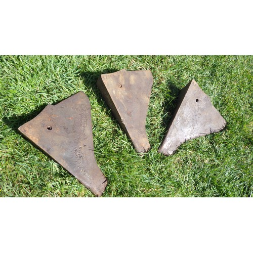 159 - 12 Ransome YL62 left handed plough points, stamped 