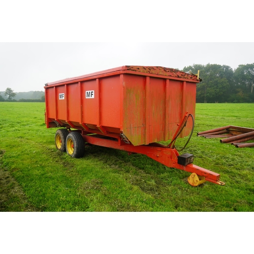 81 - Massey Ferguson 200 tandem axle 6ton grain trailer, restored, no oil leaks