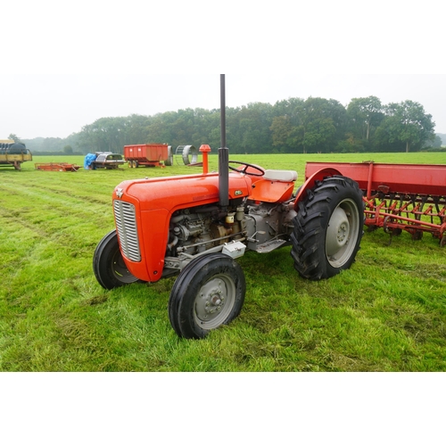 92 - Massey Ferguson 35 tractor, 3 cylinder, restored