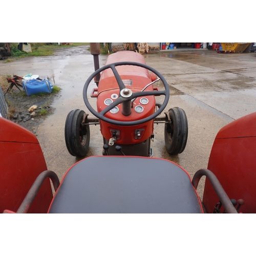 99 - Massey Ferguson Super 90 tractor. Currently ongoing clutch repairs, good original tinwork, PAVT whee... 