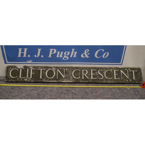 182 - Cast aluminium road sign - Clifton Crescent 60 x 7