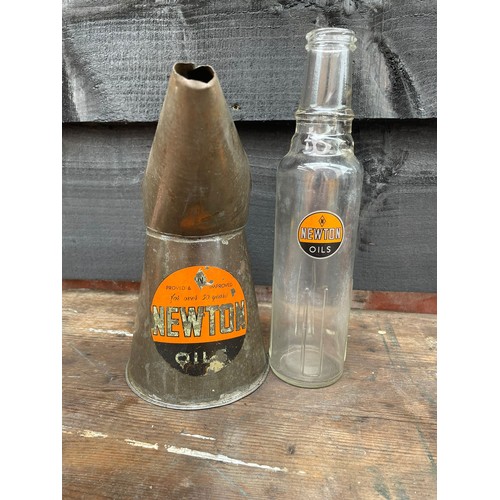 135 - Newton oil pourer and oil bottle