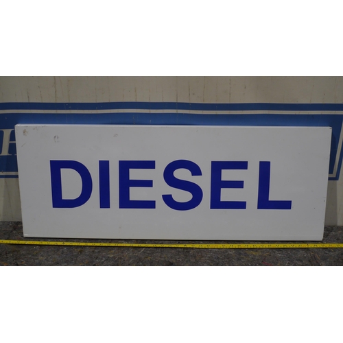 303 - Metal sign -Diesel 40 x 15