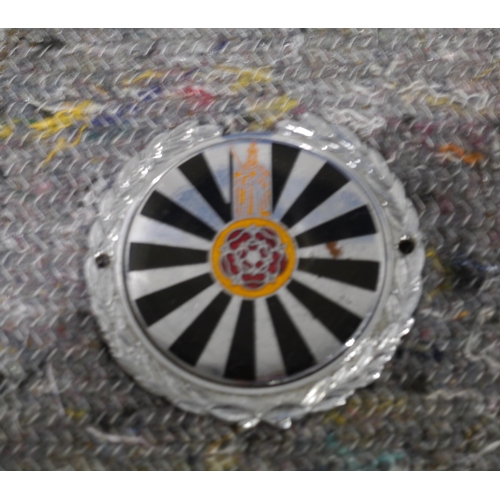 316A - Car badge - Round table