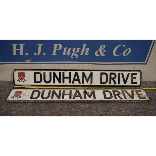 402 - 2 Modern aluminium road signs - Dunham Drive 46 x 5