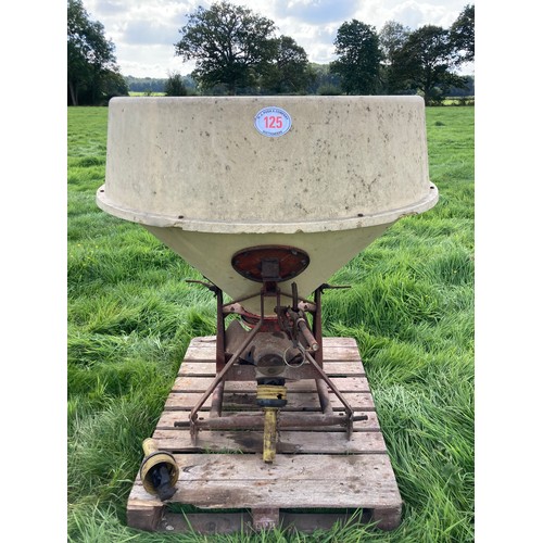 125 - Vicon fertiliser spreader