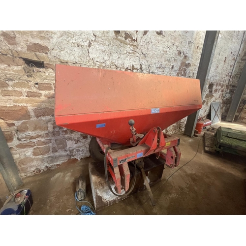 67 - Kuhn MDS 701 spreader