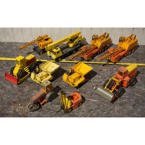 45 - Quantity of Dinky model vehicles