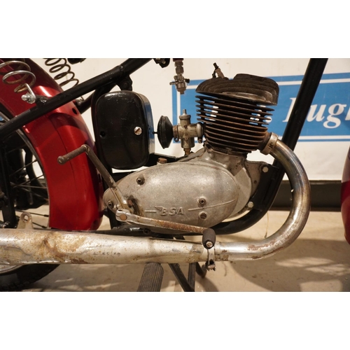 602 - BSA Bantam motorcycle. 1962. V5 states it is a 125cc but its fitted with a BD3R 150 engine. Needs fi... 