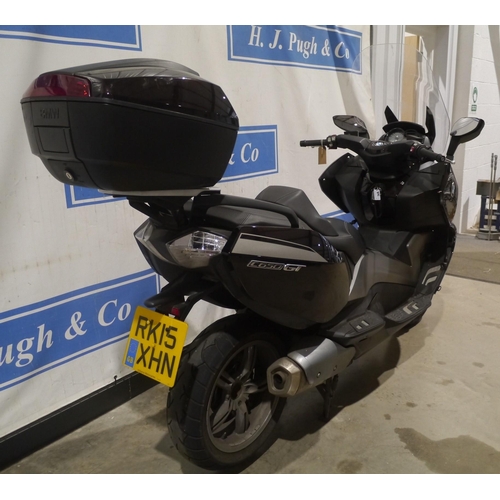 617 - BMW C 650GT scooter, 2015. Only 6500 miles showing. Runs and rides. One previous owner. Reg RK15 XHN... 