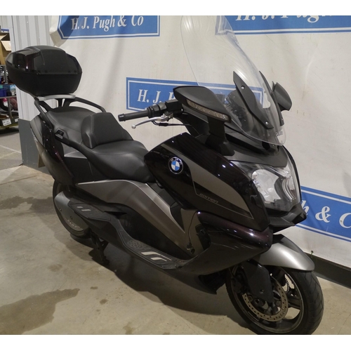 617 - BMW C 650GT scooter, 2015. Only 6500 miles showing. Runs and rides. One previous owner. Reg RK15 XHN... 