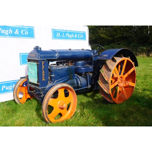 158 - Fordson water washer tractor. Runs and drives. No V5