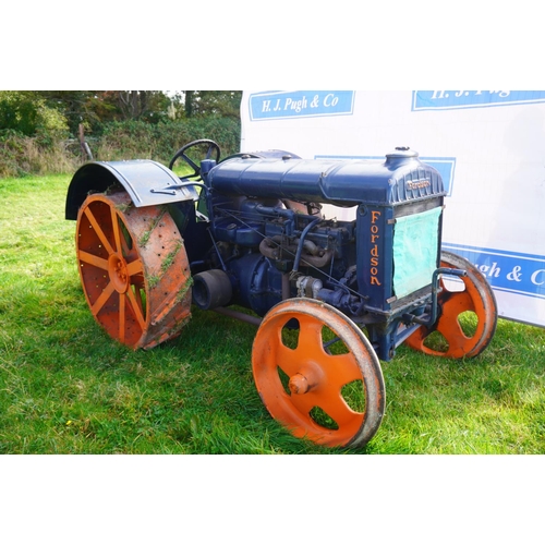 158 - Fordson water washer tractor. Runs and drives. No V5