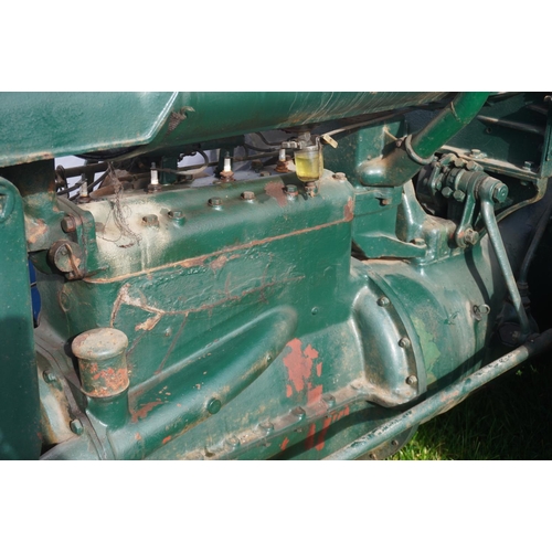 159 - Fordson N narrow wing tractor. Runs and drives. No V5