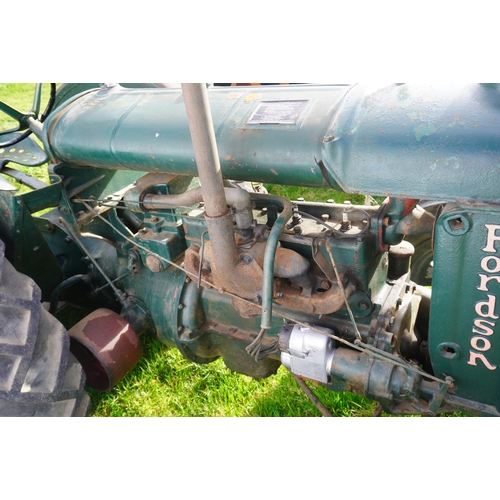 159 - Fordson N narrow wing tractor. Runs and drives. No V5