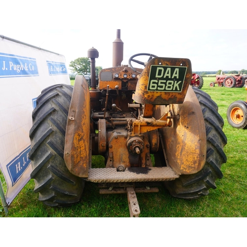 164 - Chamberlain 40K tractor. Petrol TVO tractor, Runs and drives. No V5