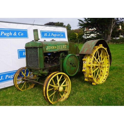 174 - John Deere D unstyled tractor. 1926. Runs and drives. Lovely tractor. SN. 76636