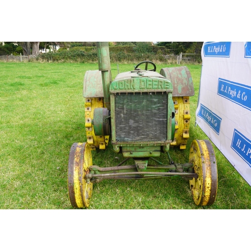 174 - John Deere D unstyled tractor. 1926. Runs and drives. Lovely tractor. SN. 76636