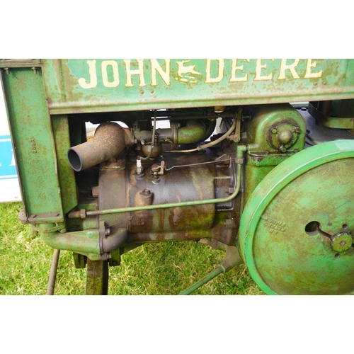 174 - John Deere D unstyled tractor. 1926. Runs and drives. Lovely tractor. SN. 76636