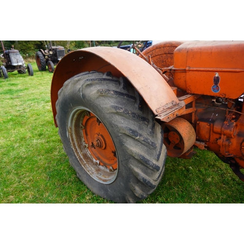 189 - Case LA tractor. Runs and drives. Older restoration.  SN. 5210343LA. No V5.