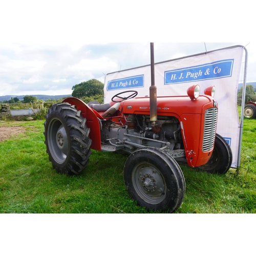 196 - Massey Ferguson 35 4 cylinder tractor. Runs and drives. Recently had fuel pump and injectors recondi... 