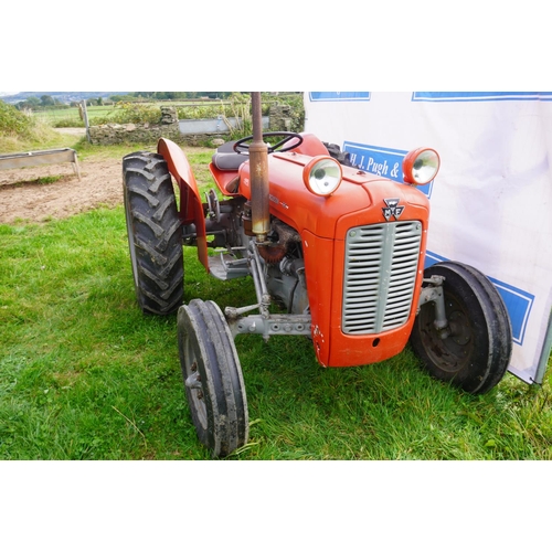 196 - Massey Ferguson 35 4 cylinder tractor. Runs and drives. Recently had fuel pump and injectors recondi... 