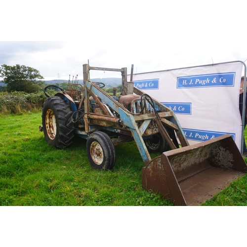 198 - Whitlock digger. 1959. Runs and drives. Reg. UOU 209 V5.