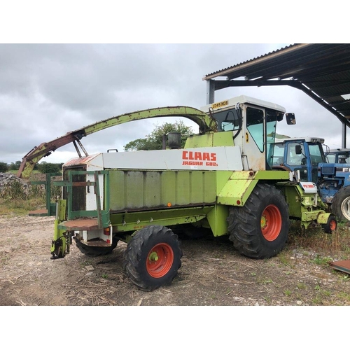 207 - Claas Jaguar 6825 forage harvester complete with PU300 grass pick up. Excellent working order, used ... 