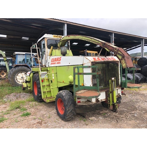 207 - Claas Jaguar 6825 forage harvester complete with PU300 grass pick up. Excellent working order, used ... 