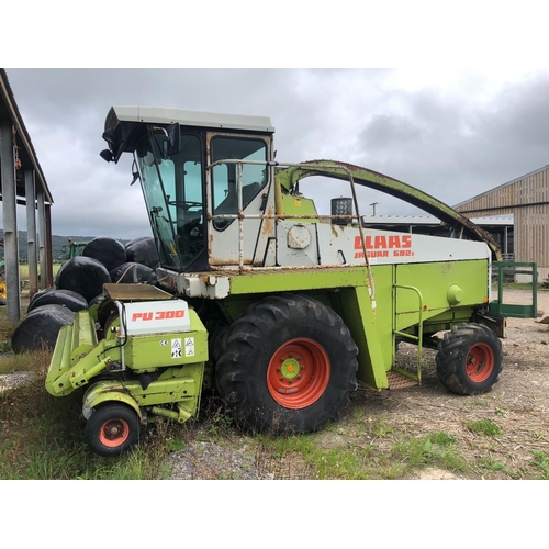 207 - Claas Jaguar 6825 forage harvester complete with PU300 grass pick up. Excellent working order, used ... 