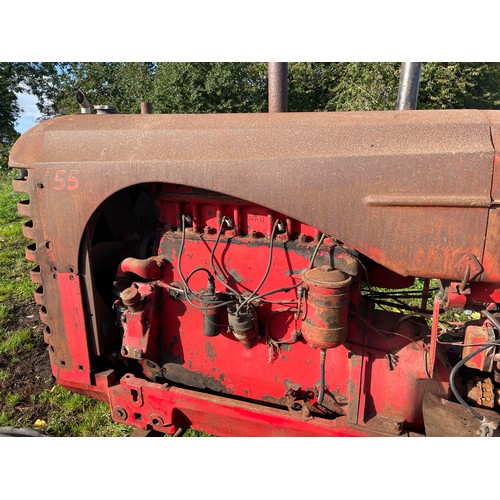 204 - Massey Harris 55 tractor. Barn find. Runner